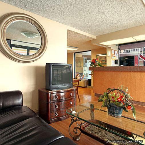 Express Inn & Suites Clearwater Pinellas Park Interior photo