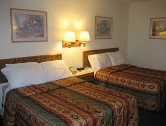 Express Inn & Suites Clearwater Pinellas Park Room photo