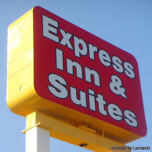 Express Inn & Suites Clearwater Pinellas Park Exterior photo